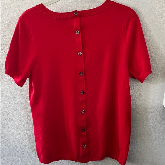 Red short sleeved sweater. - Picture 2 of 4